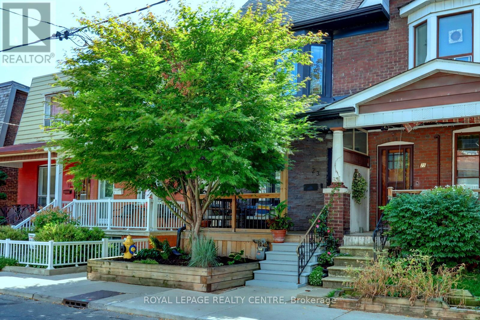 MLS® listing #28853573 for sale located at 23 WYNDHAM STREET