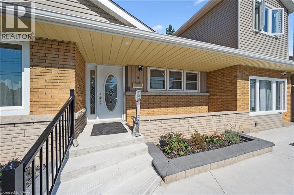 MLS® listing #28854449 for sale located at 18 CAMBRIDGE Avenue Unit# Rms. 1 & 3
