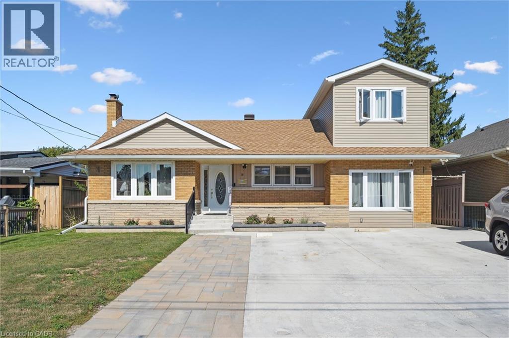 MLS® listing #28854450 for sale located at 18 CAMBRIDGE Avenue Unit# Lower