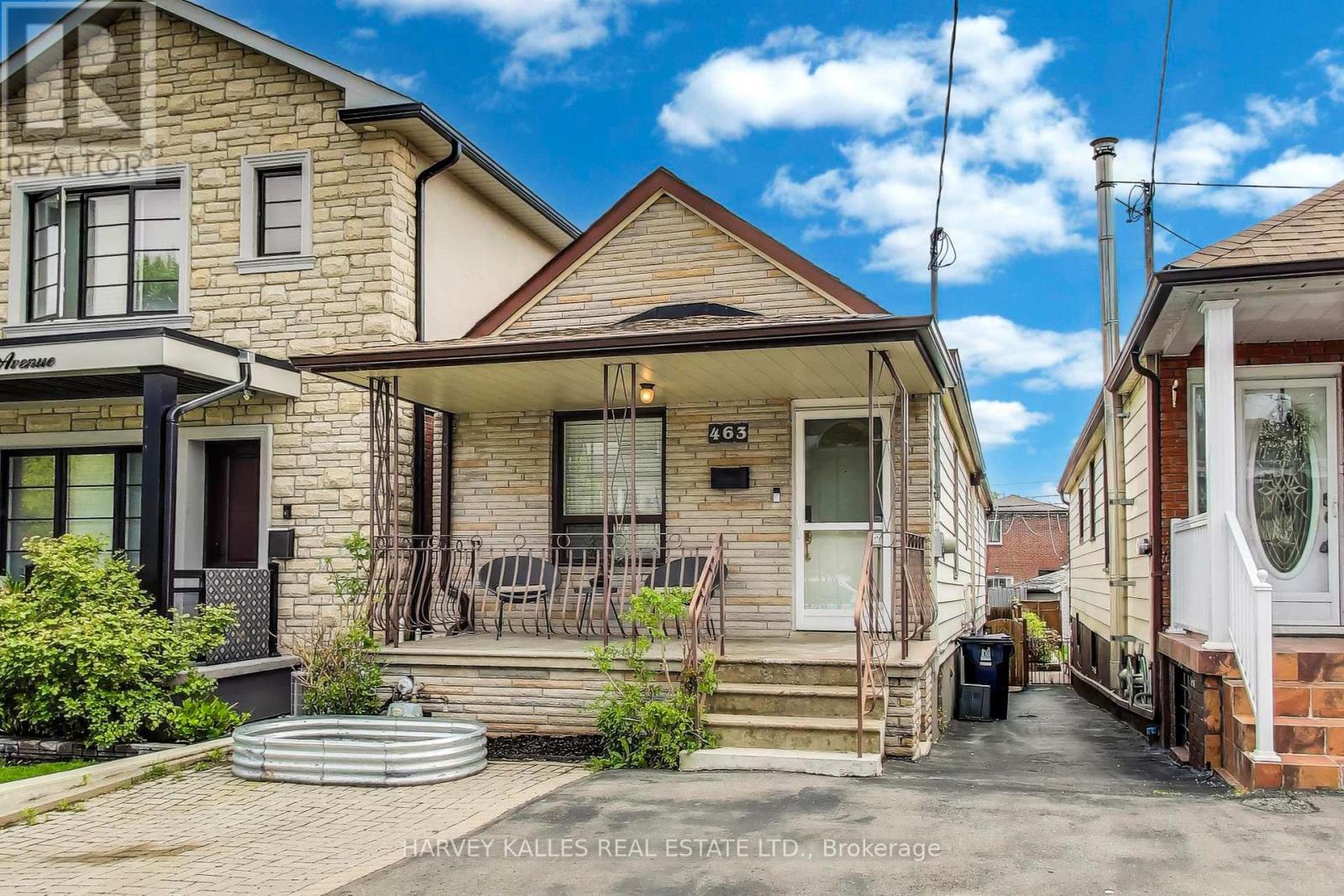 MLS® listing #28854467 for sale located at 463 WESTMOUNT AVENUE
