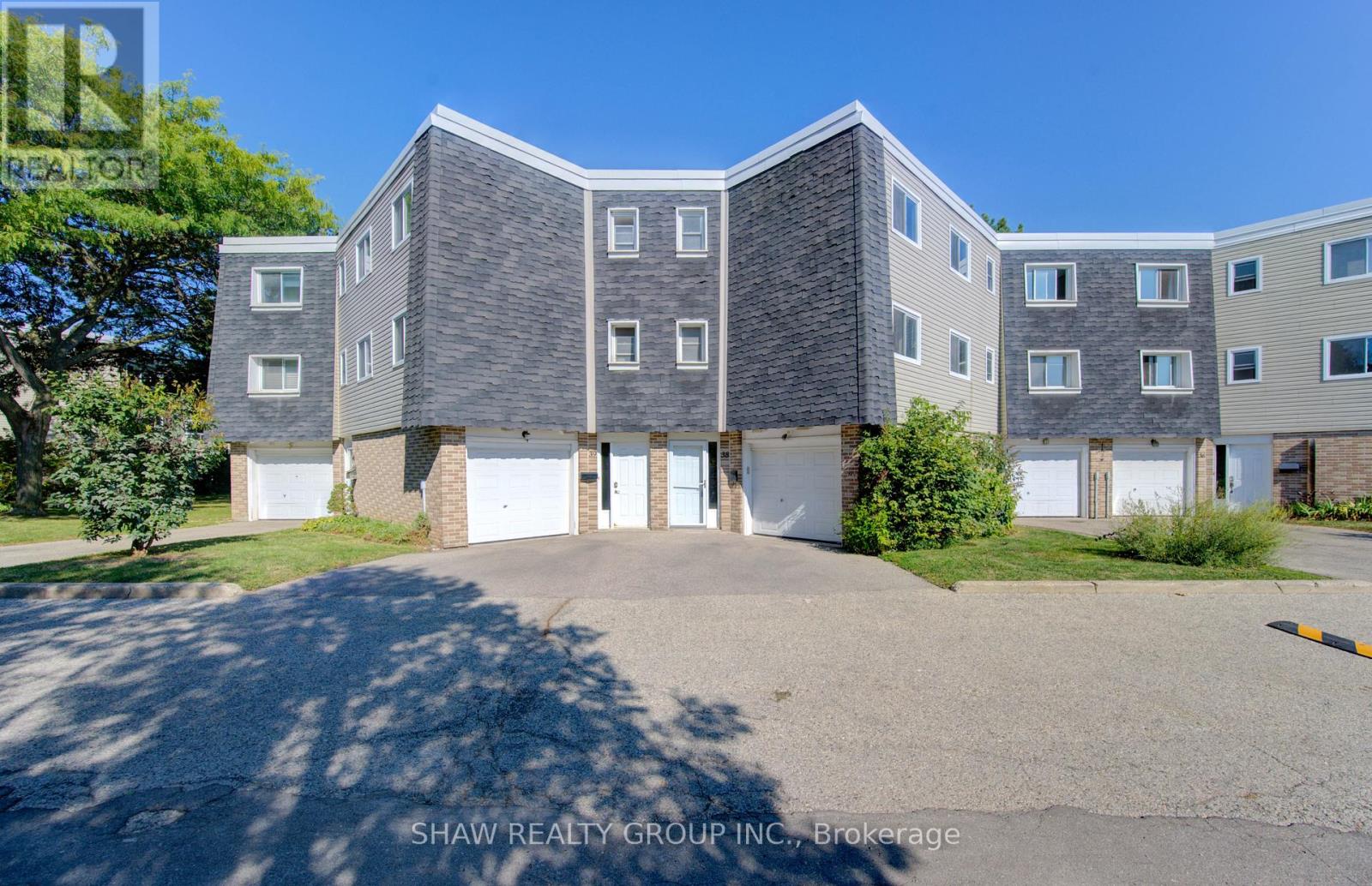 MLS® listing #28854898 for sale located at 60 ELMSDALE DRIVE