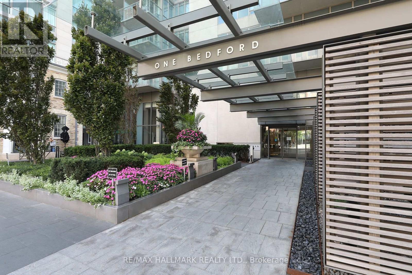 MLS® listing #28854978 for sale located at 611 - 1 BEDFORD ROAD