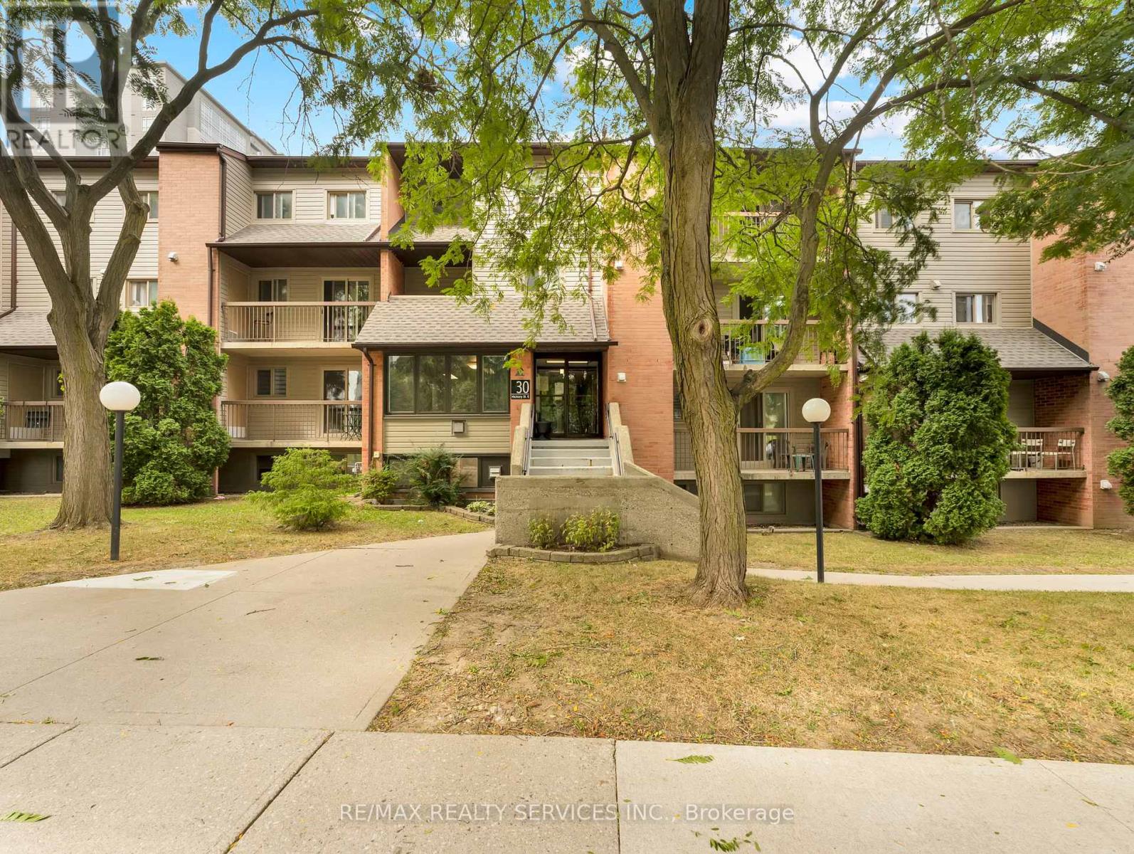 MLS® listing #28855852 for sale located at 103 - 30 HICKORY STREET E