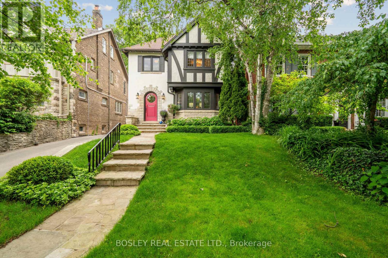 MLS® listing #28857508 for sale located at 294 DOUGLAS DRIVE