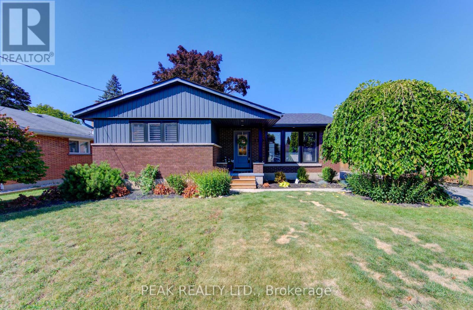 MLS® listing #28857672 for sale located at 120 TRAFALGAR AVENUE
