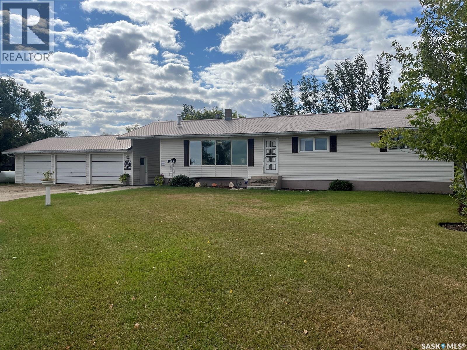 MLS® listing #28858783 for sale located at Harris Horse Ranch