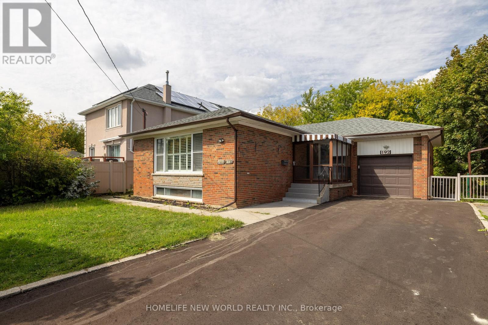MLS® listing #28860282 for sale located at 192 COMBE AVENUE