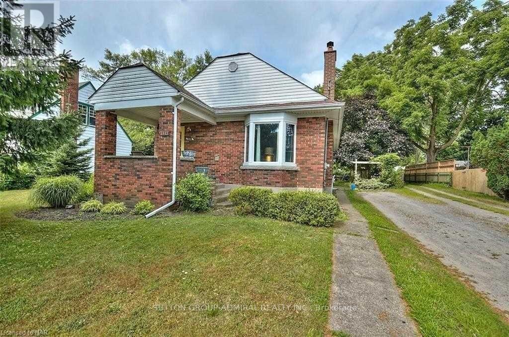 MLS® listing #28860581 for sale located at 3813 ST PETER AVENUE