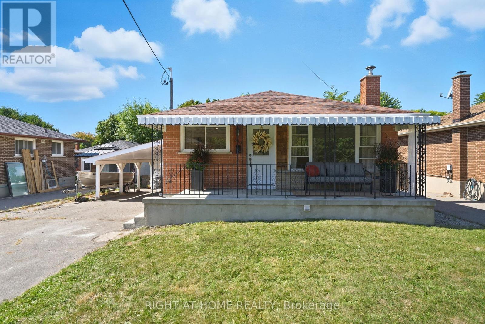 MLS® listing #28861319 for sale located at 340 GRANDVIEW STREET S