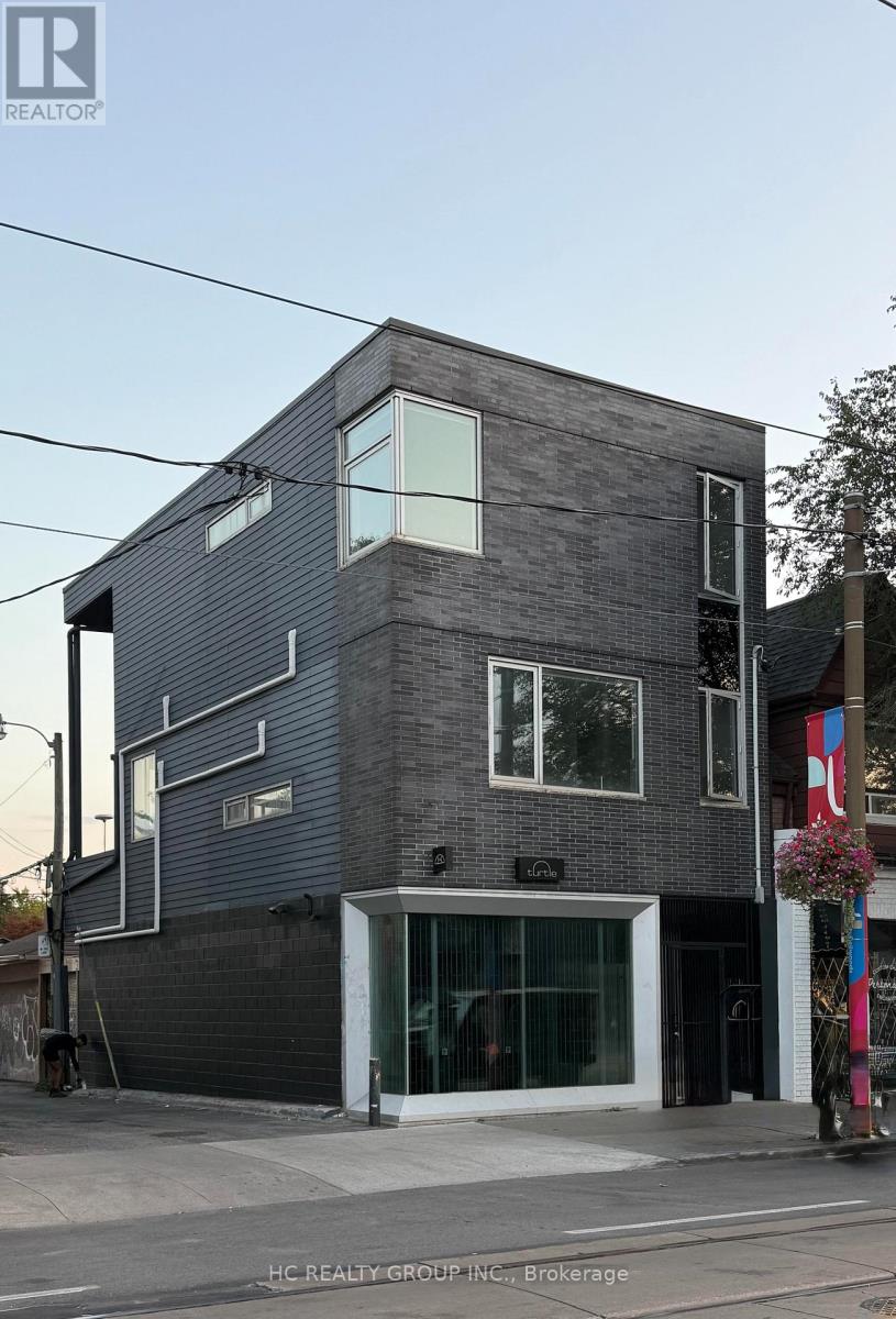 MLS® listing #28862096 for sale located at 899 DUNDAS STREET W