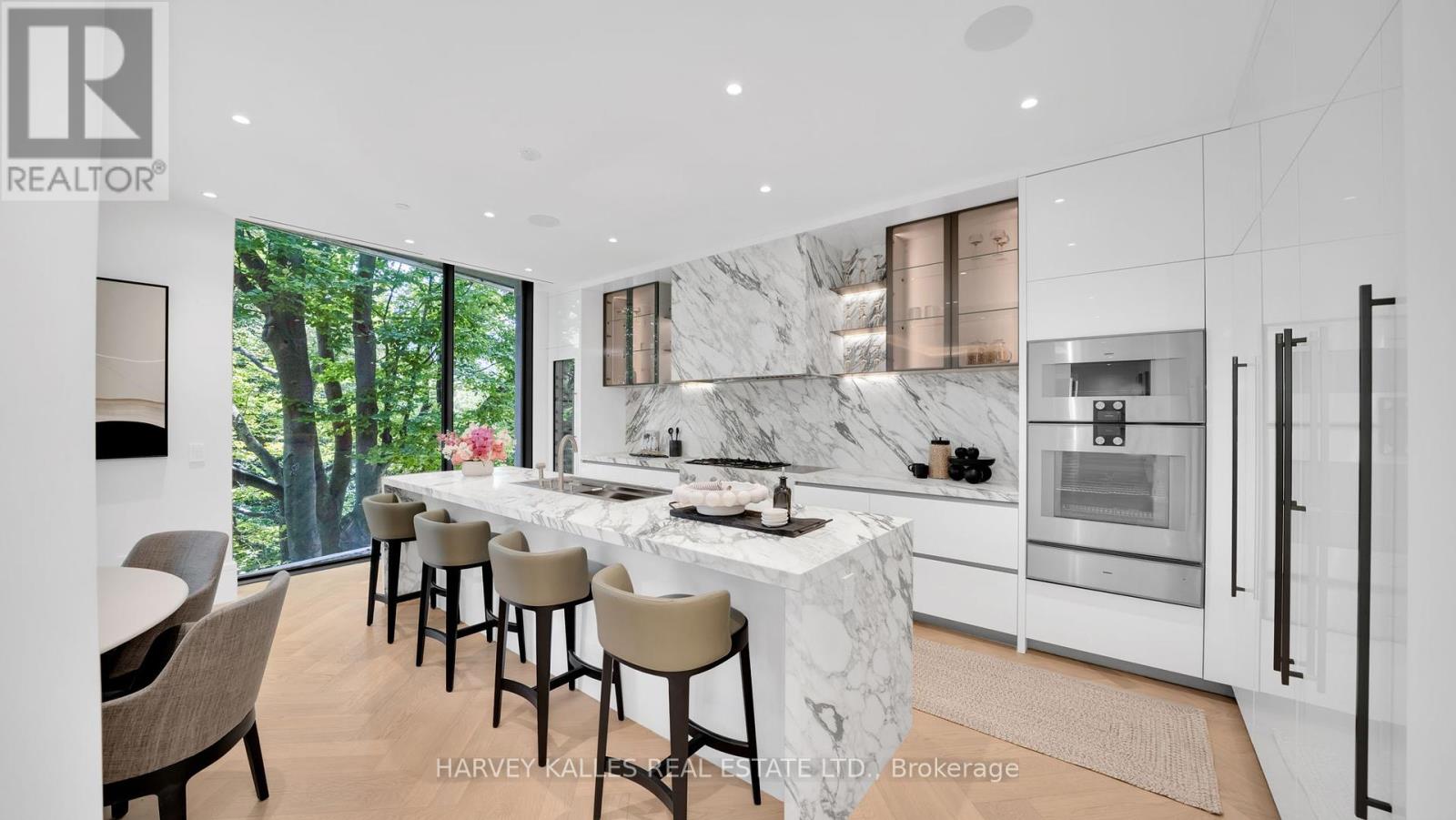 MLS® listing #28862611 for sale located at 304 - 7 DALE AVENUE