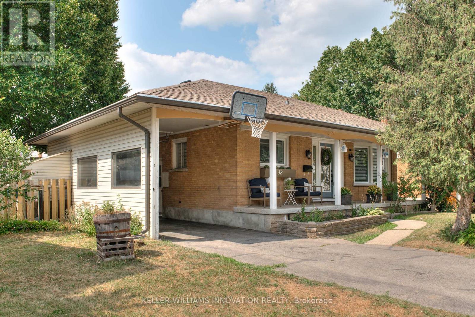 MLS® listing #28862820 for sale located at 38 FAIRLAWN ROAD