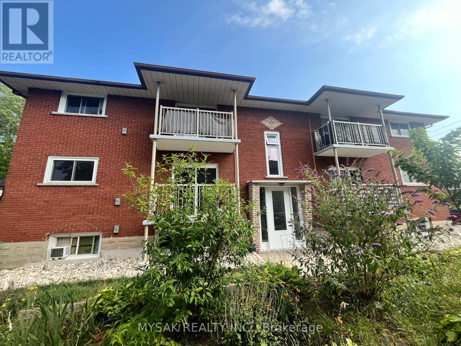 MLS® listing #28864004 for sale located at 425 LANCASTER STREET W