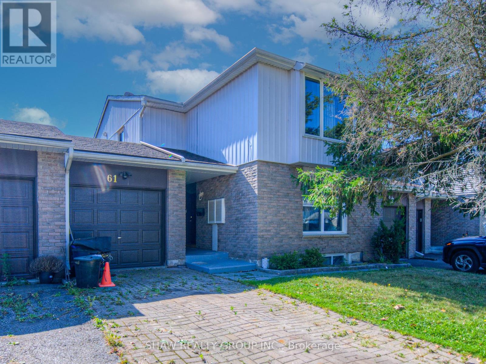 MLS® listing #28865599 for sale located at 61 HILLBROOK CRESCENT