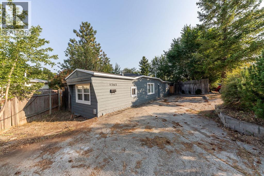 MLS® listing #28866341 for sale located at 5362 Shelly Drive