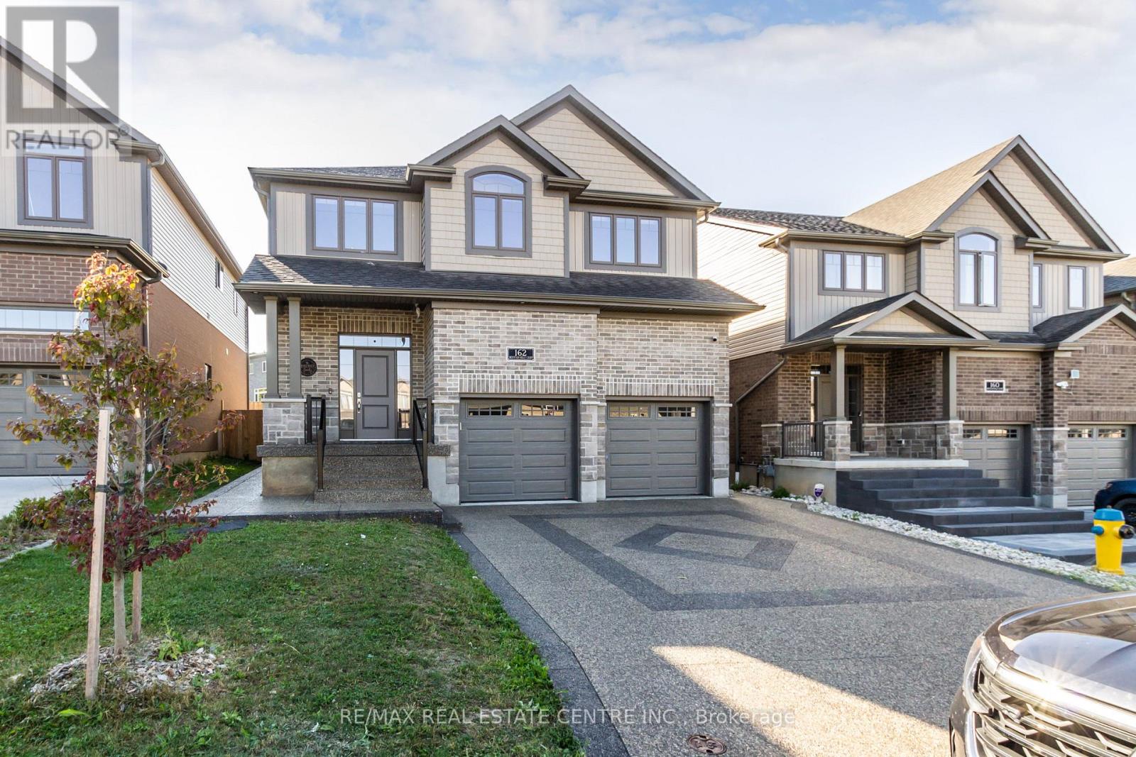 MLS® listing #28867459 for sale located at 162 MOUNTAIN HOLLY COURT