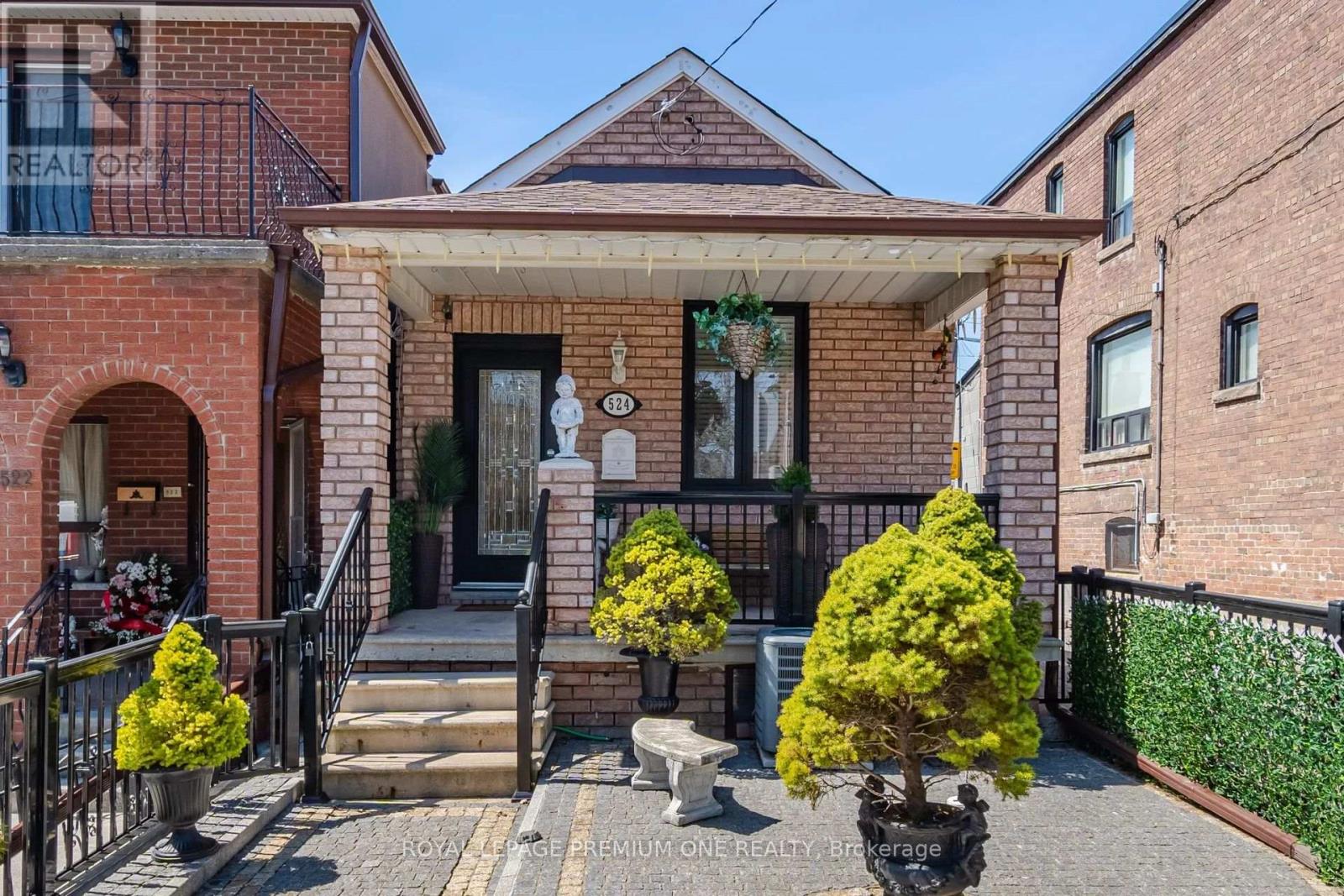 MLS® listing #28868871 for sale located at 524 SALEM AVENUE N