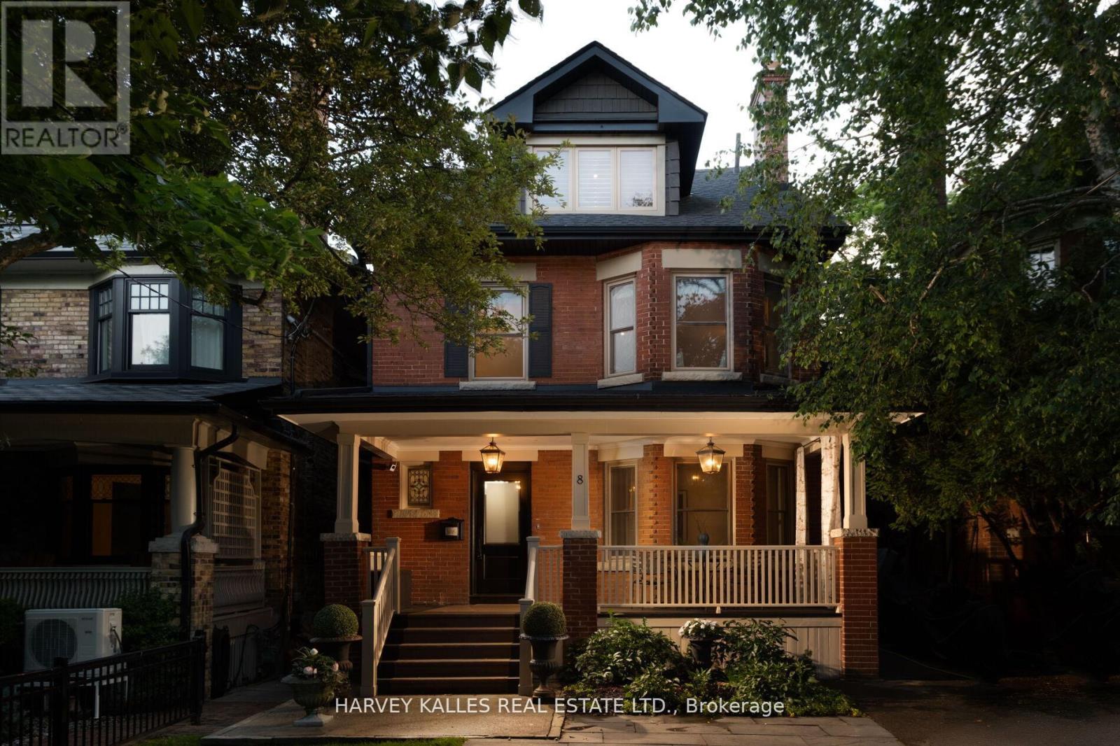 MLS® listing #28870733 for sale located at 8 EDGEWOOD CRESCENT
