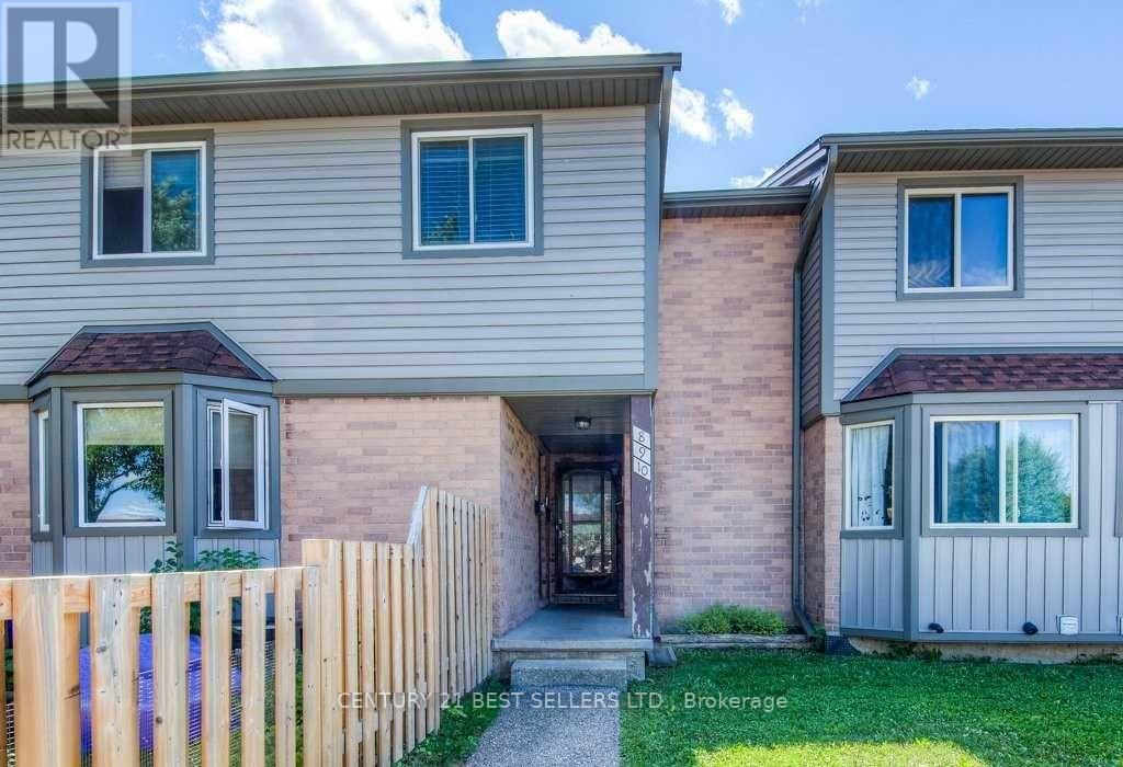 MLS® listing #28871483 for sale located at 9 - 700 ERINBROOK DRIVE