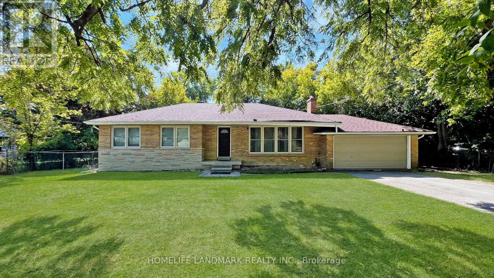 MLS® listing #28873120 for sale located at BASEMENT - 11 UPLANDS AVENUE