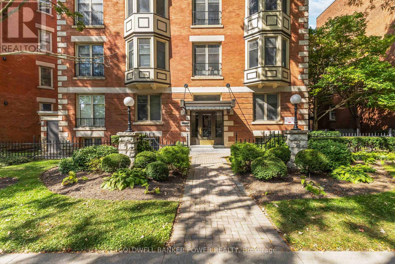 MLS® listing #28874318 for sale located at 308 - 460 WELLINGTON STREET