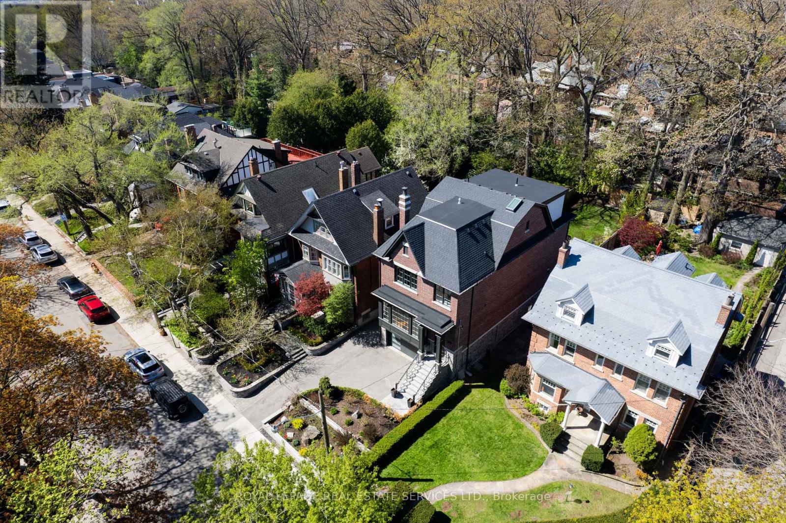MLS® listing #28875594 for sale located at 390 WALMER ROAD W