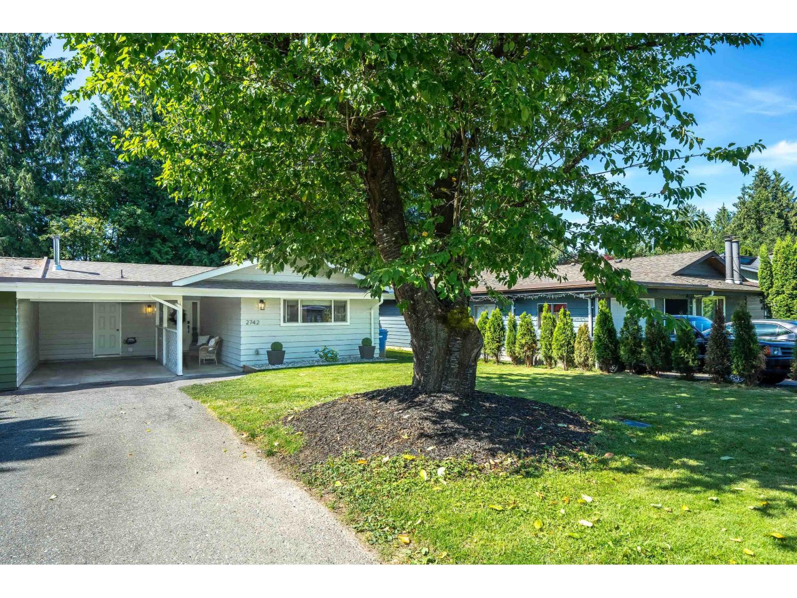 MLS® listing #28876016 for sale located at 2742 SANDON DRIVE