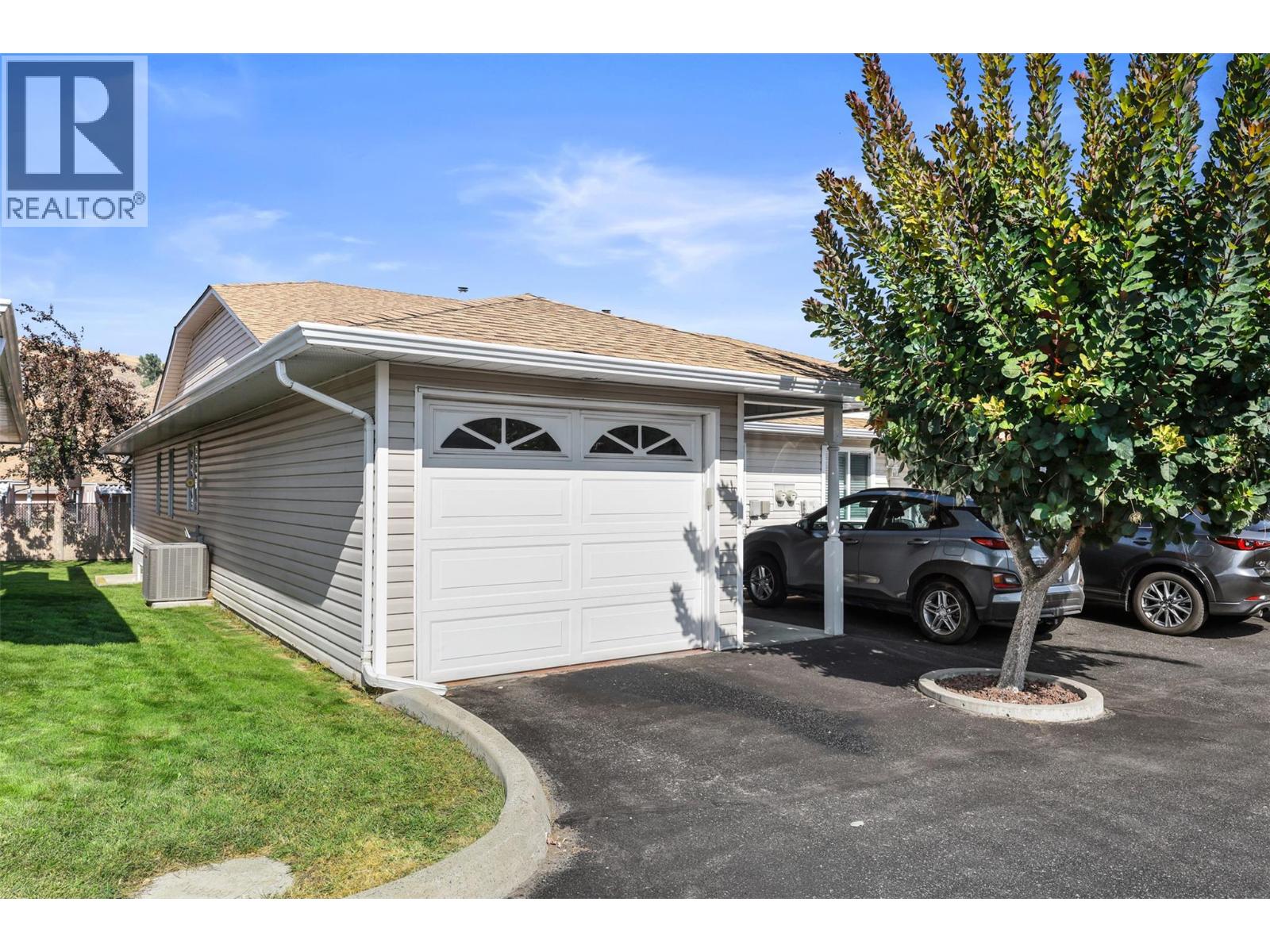MLS® listing #28877764 for sale located at 1195 14th Street Unit# 2