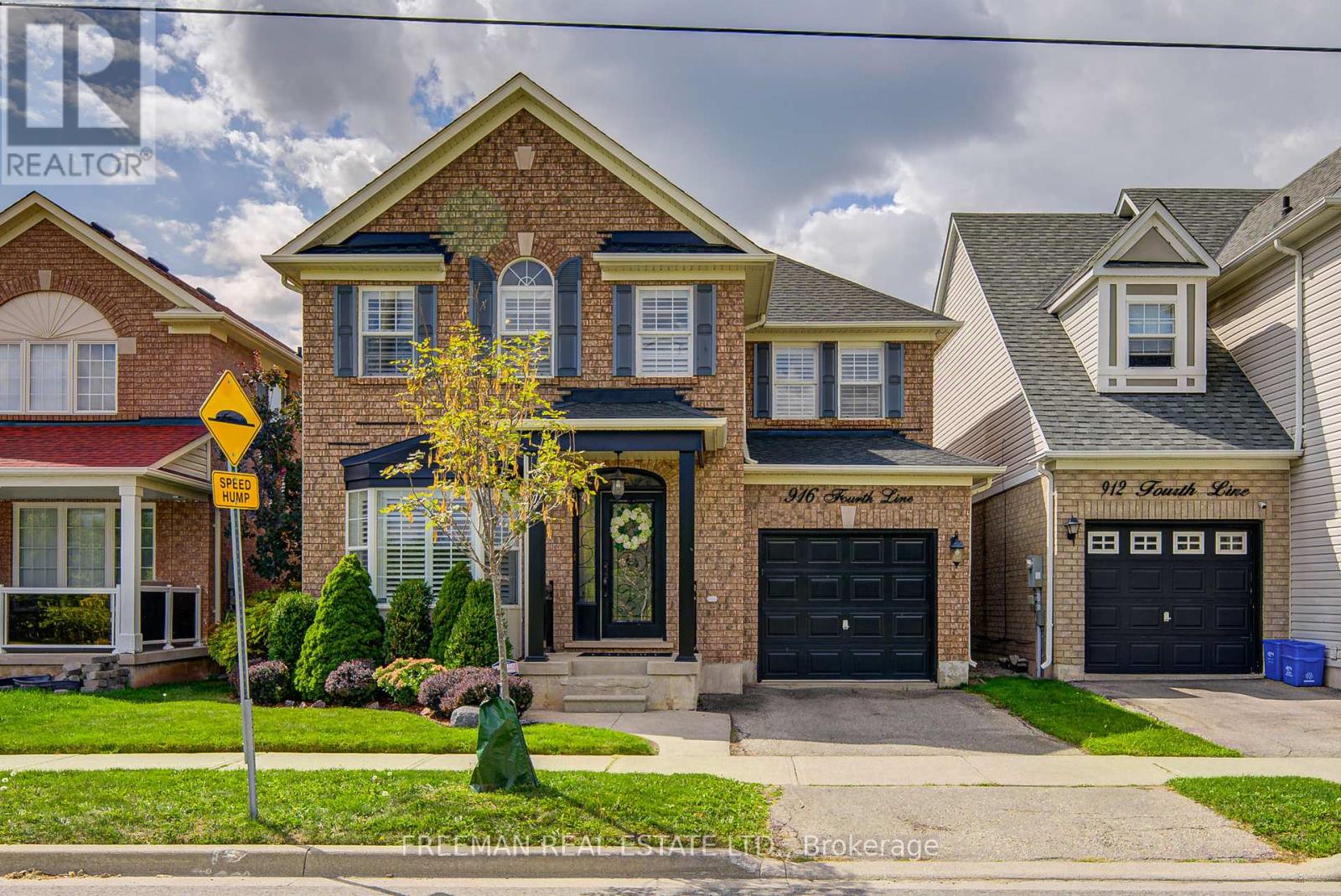 MLS® listing #28879571 for sale located at 916 FOURTH LINE