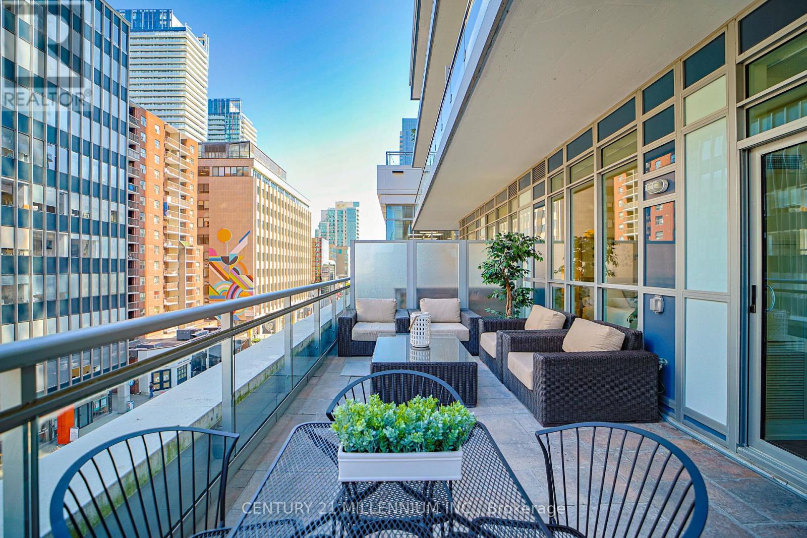 MLS® listing #28882610 for sale located at 405 - 89 DUNFIELD AVENUE