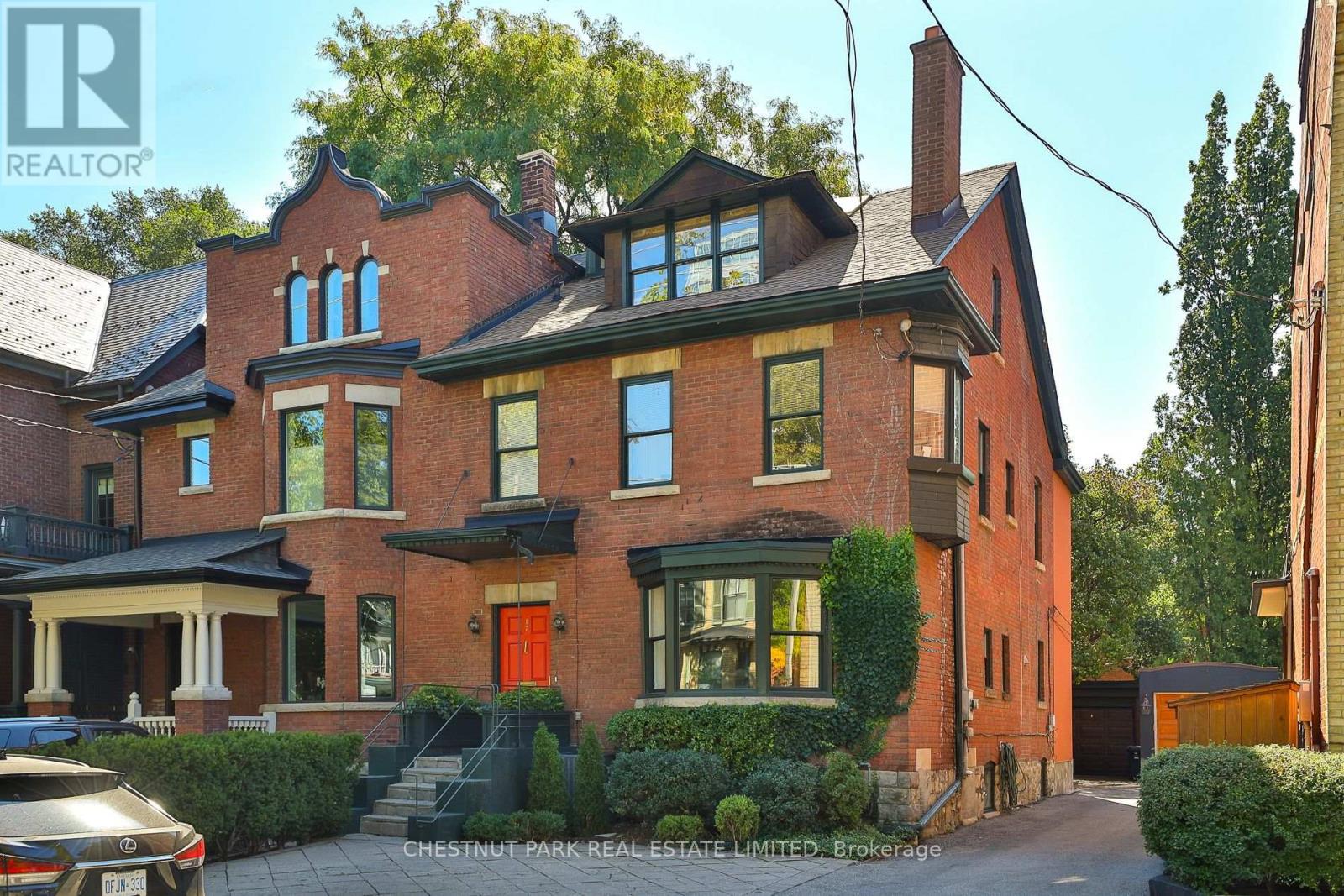 MLS® listing #28883851 for sale located at 17 BERNARD AVENUE