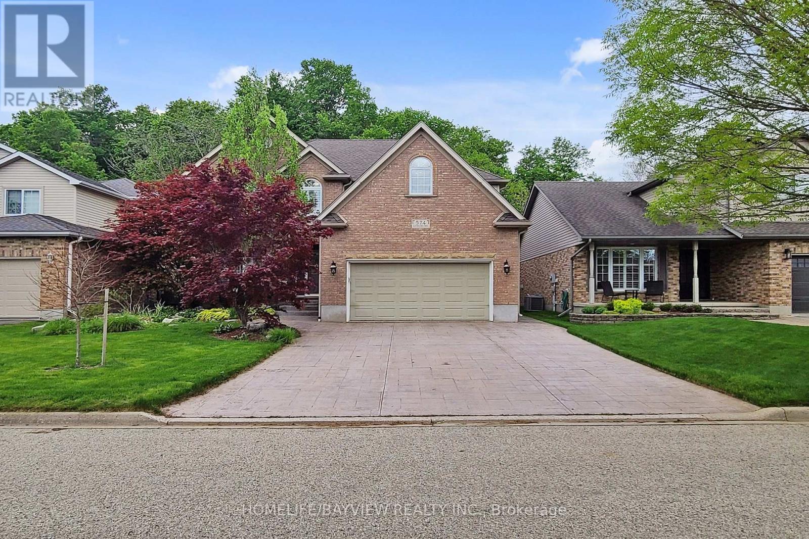 MLS® listing #28886304 for sale located at 574 SANDBANKS CRESCENT