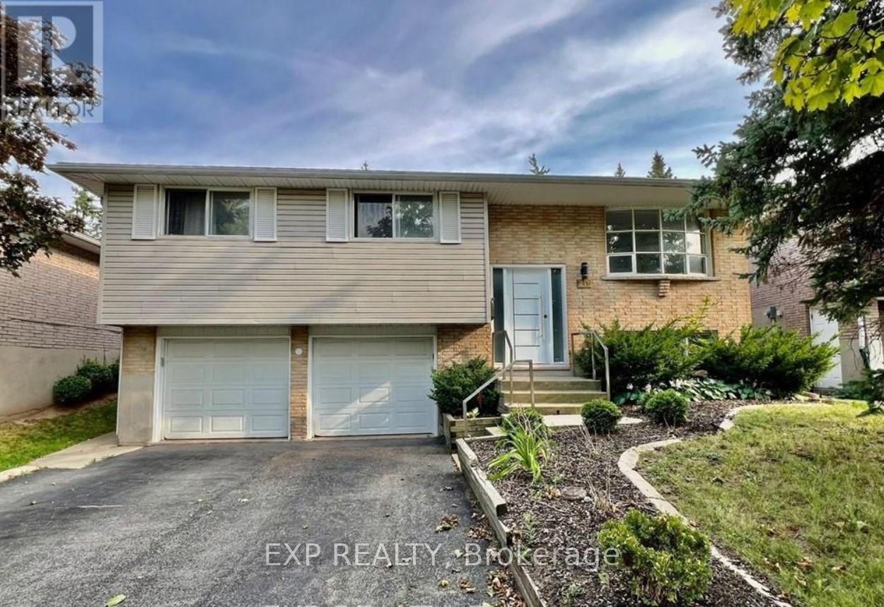 MLS® listing #28894142 for sale located at 213 NORTHLAKE DRIVE
