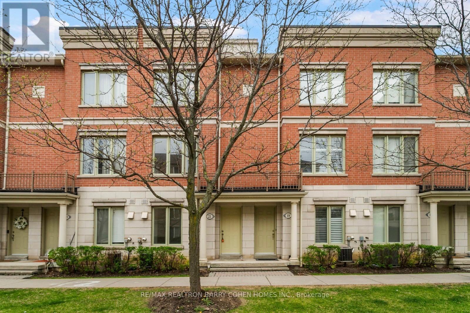 MLS® listing #28894226 for sale located at 21 GALLERIA PARKWAY
