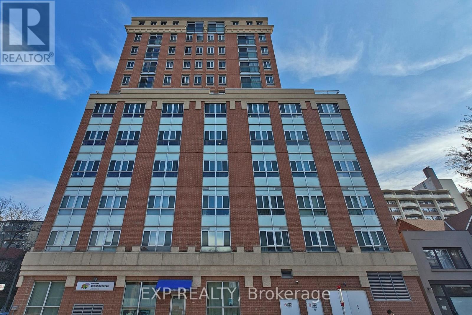 MLS® listing #28894478 for sale located at PH6 - 15 MAPLEWOOD AVENUE