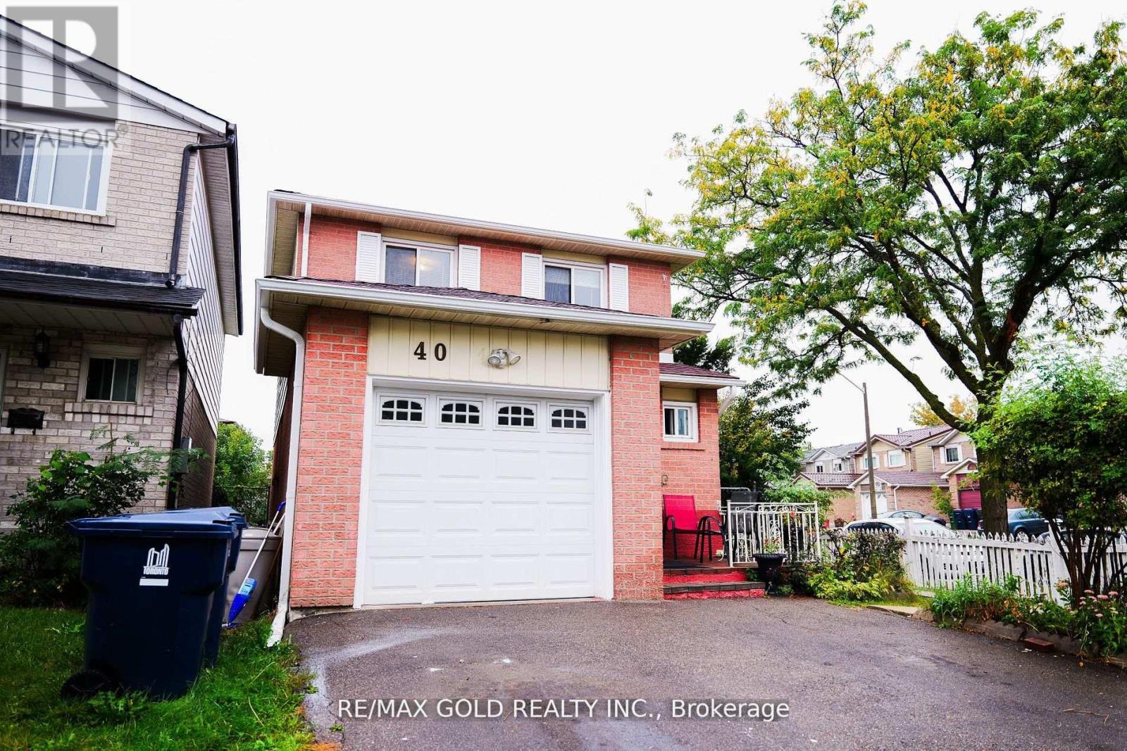 MLS® listing #28896807 for sale located at 40 GLEN HOLLOW AVENUE