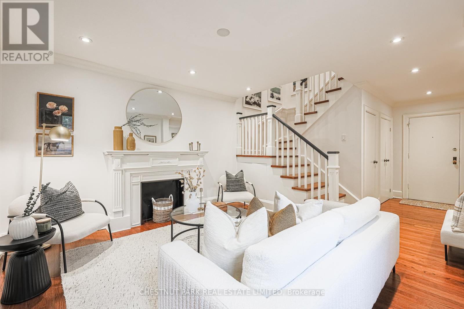 MLS® listing #28899992 for sale located at 111 - 480 ORIOLE PARKWAY