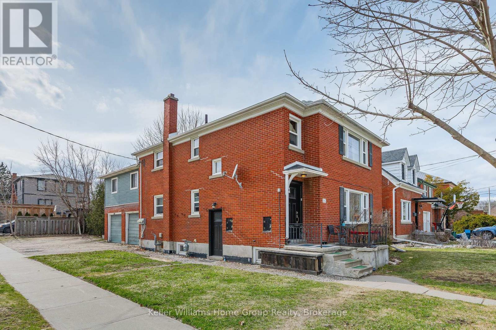 MLS® listing #28900530 for sale located at 107 EAST AVENUE
