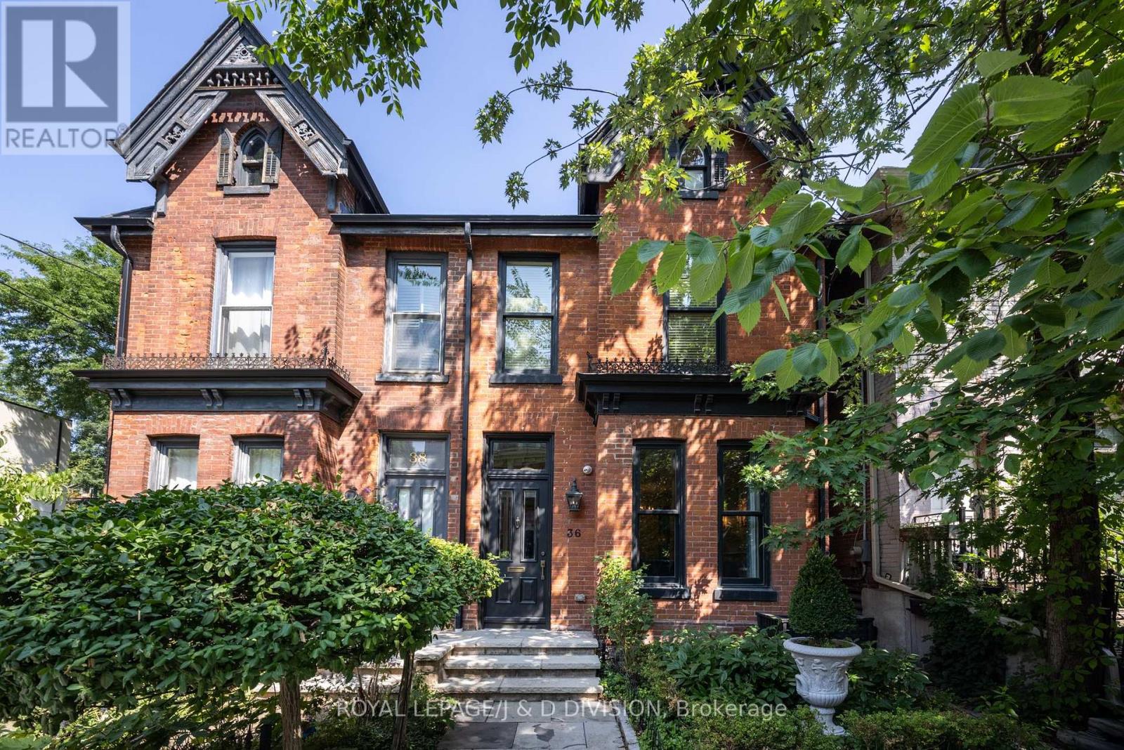 MLS® listing #28900685 for sale located at 36 BOSWELL AVENUE