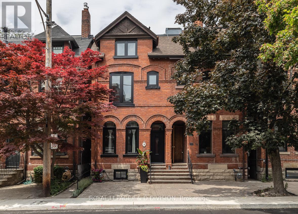MLS® listing #28902545 for sale located at 16 BOSWELL AVENUE