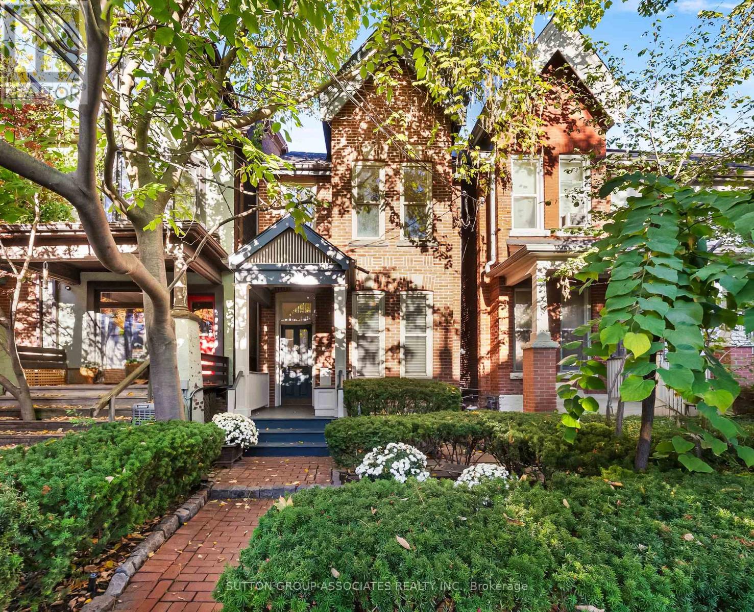 MLS® listing #28908107 for sale located at 193 HOWLAND AVENUE