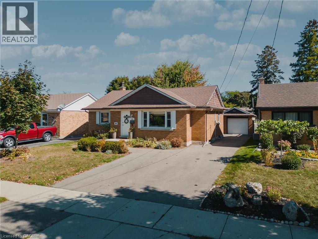MLS® listing #28912655 for sale located at 300 MELROSE Avenue