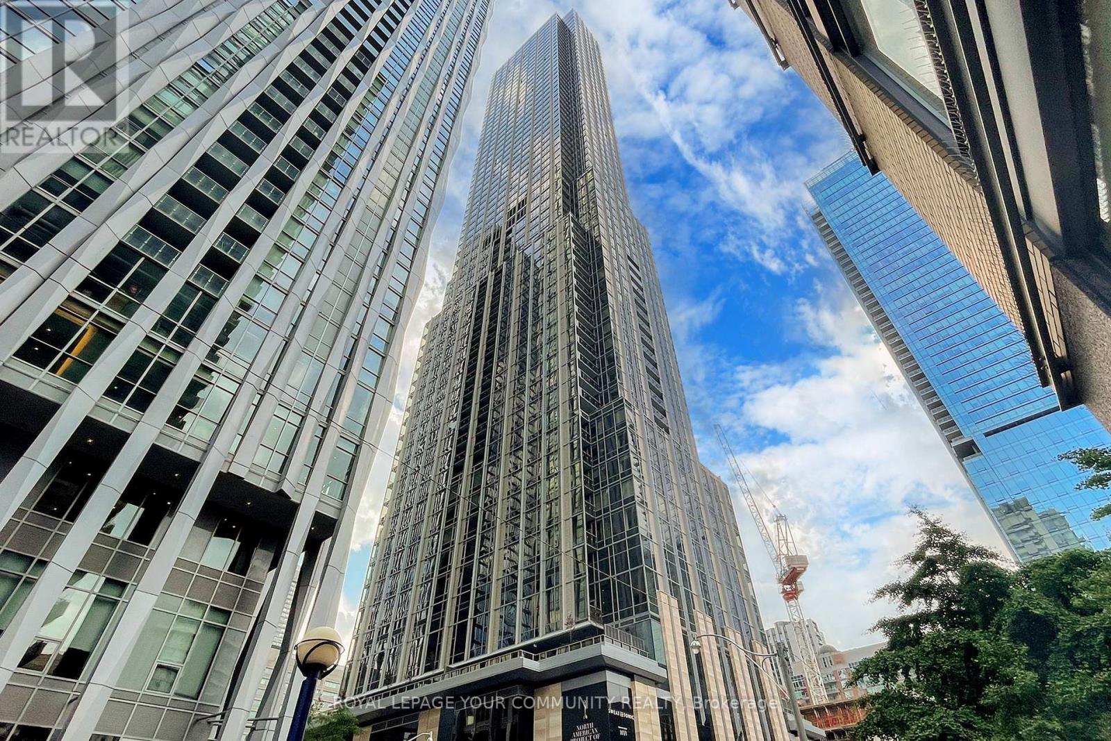 MLS® listing #28914391 for sale located at 6002 - 11 YORKVILLE AVENUE