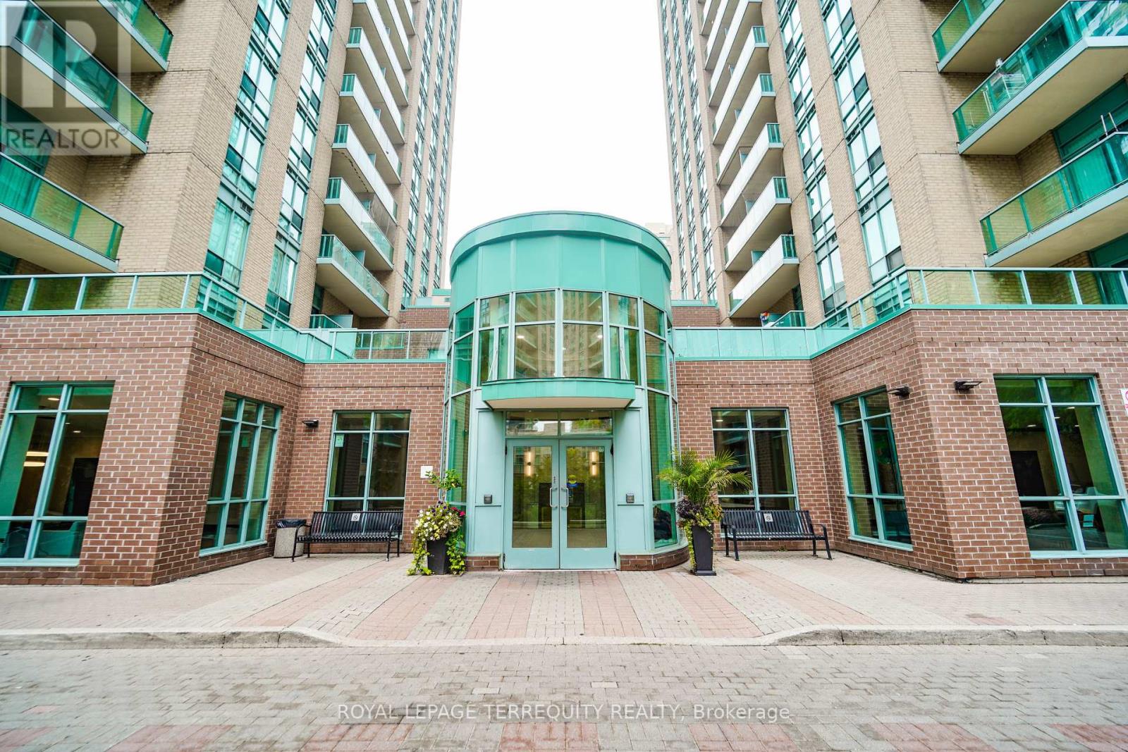 MLS® listing #28915159 for sale located at 2506 - 22 OLIVE AVENUE