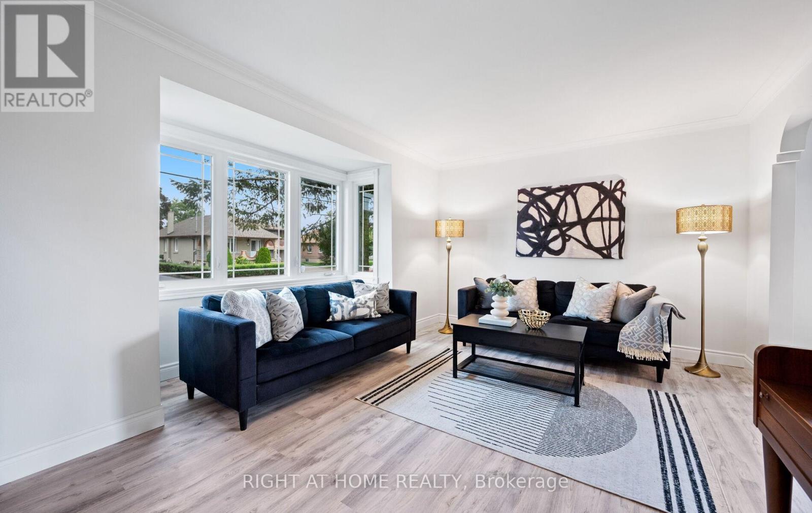 MLS® listing #28916587 for sale located at 10 LADY YORK AVENUE