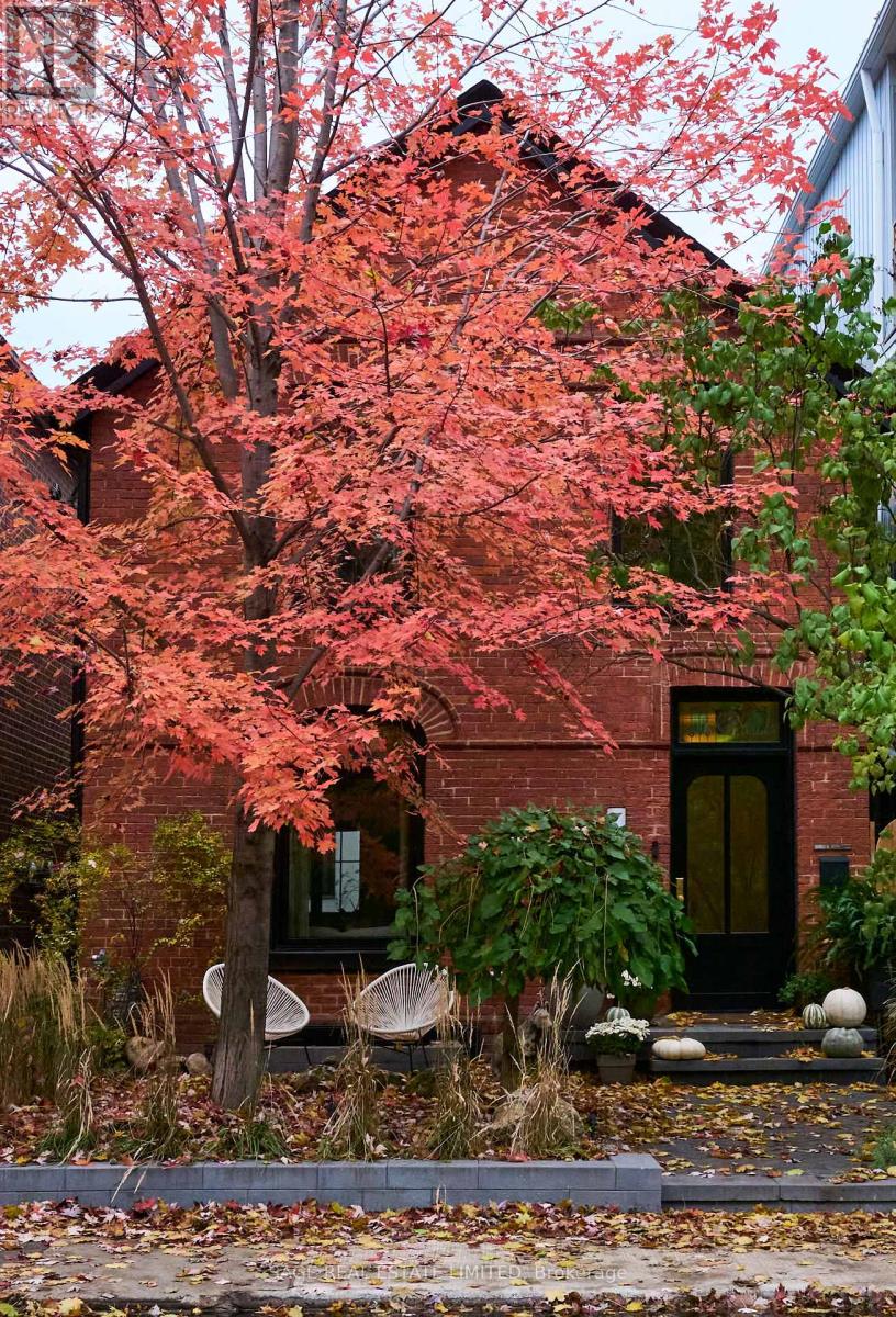 MLS® listing #28917803 for sale located at 239 BORDEN STREET