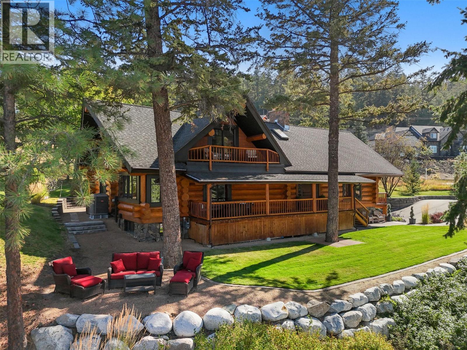 MLS® listing #28918710 for sale located at 2094 HIGH SCHYLEA Drive