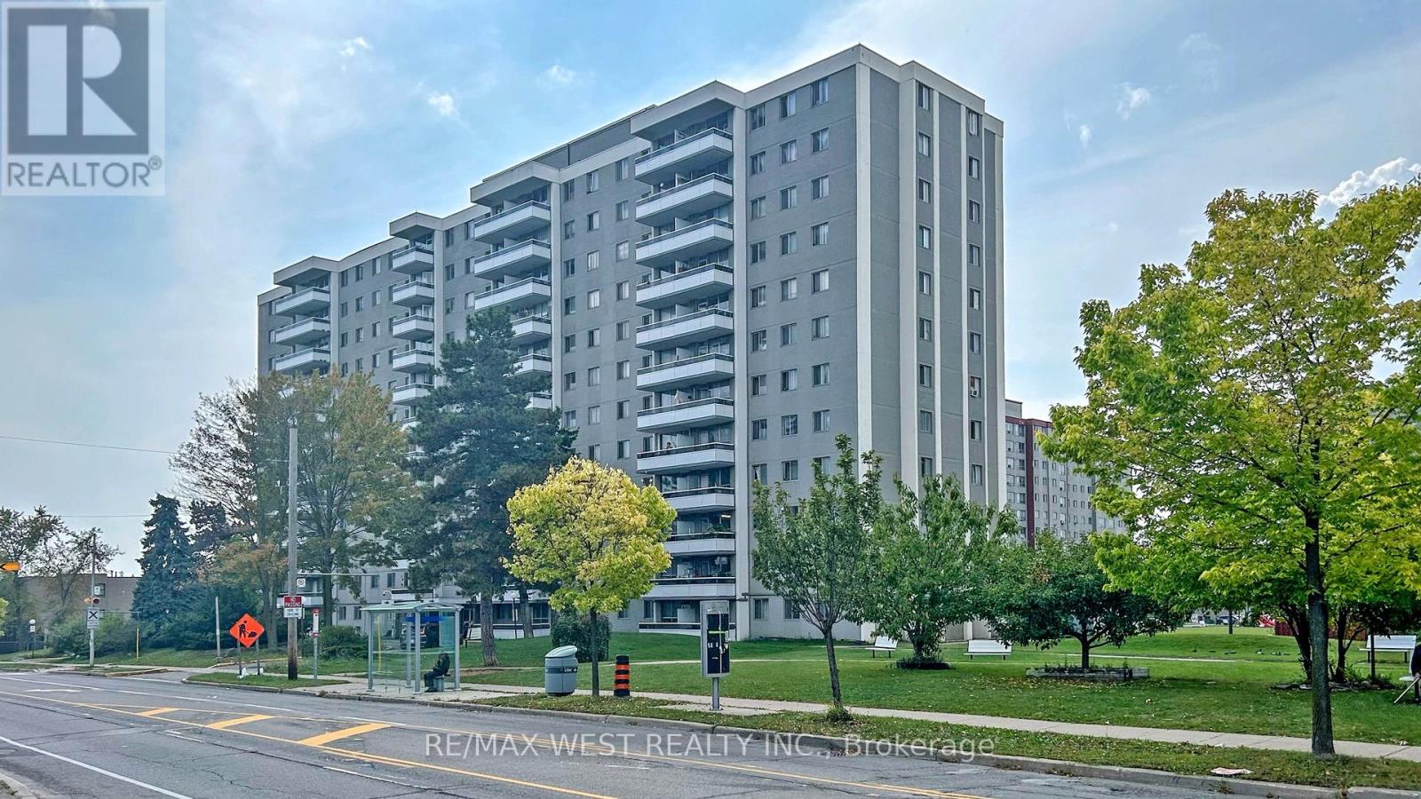 MLS® listing #28918723 for sale located at 210 - 940 CALEDONIA ROAD