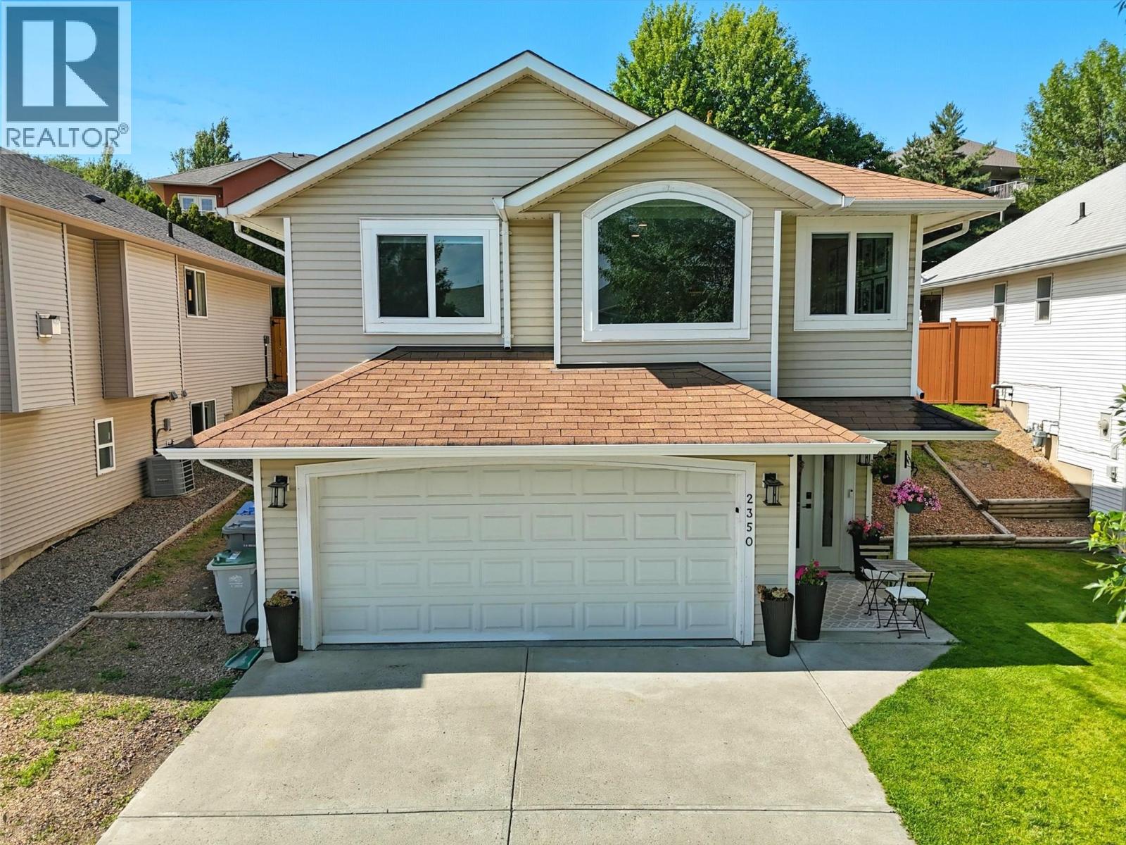 MLS® listing #28919544 for sale located at 2350 Bramble Lane