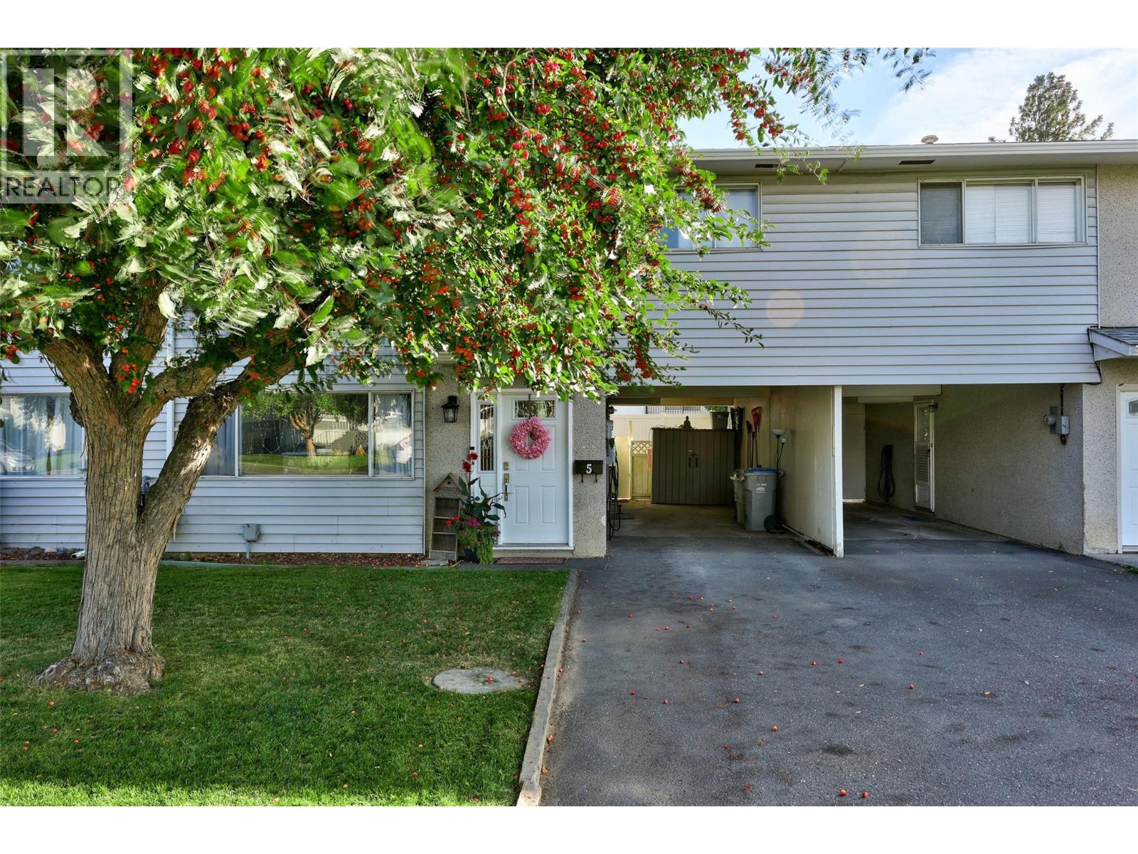 MLS® listing #28919546 for sale located at 800 Valhalla Drive Unit# 5